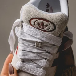 Leder Sneaker|Chunky Sneaker*Adidas Campus 00s W Crystal White / Chalk White / Preloved Ruby