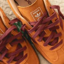 Leder Sneaker|Terrace Casual Sneaker*Adidas Gazelle Indoor Craft Ochre / Shadow Red / Warm Sandstone