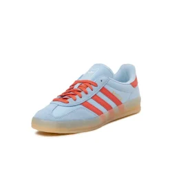 Leder Sneaker|Terrace Casual Sneaker*Adidas Gazelle Indoor Clear Sky / Crew Red / Magic Beige