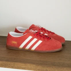 Leder Sneaker|Terrace Casual Sneaker*Adidas Gazelle Low Pro W Better Scarlet / Cloud White / Gum 3