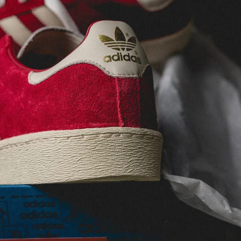Leder Sneaker|Terrace Casual Sneaker*Adidas Jabbar Low Team Power Red / Cream White / Gold Metallic