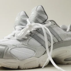 Vegane Sneaker|Weiße Sneaker*Adidas Ozweego Pro Cloud White / Silver Metallic / Core White
