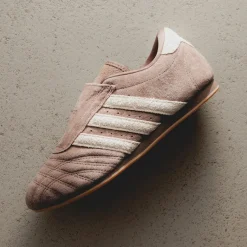Leder Sneaker|Terrace Casual Sneaker*Adidas Taekwondo W Earth Strata / Wonder White / Gum 3