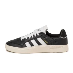 Leder Sneaker*Adidas Tyshawn Low Core Black / Footwear White / Cream White