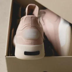 Leder Sneaker*Adidas x Fear of God Athletics II Ash Pearl / Ash Pearl / Ash Pearl