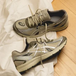 Vegane Sneaker|Retro Runner*Asics JOG 100S Khaki / Pure Silver