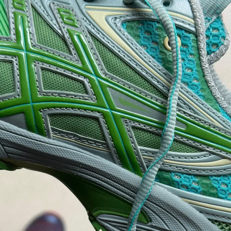 Retro Runner*Asics UB9-S GEL-DS Trainer 14 Waterfall / Lichen Rock