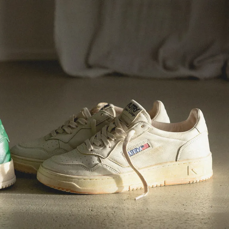 Leder Sneaker|Weiße Sneaker*Autry Medalist Goat / Scrub *Super Vintage* White