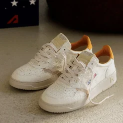 Leder Sneaker*Autry Medalist W *Nubuk / Elephant* Apricot / Sand