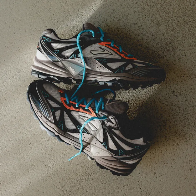 Vegane Sneaker|Outdoor Sneaker*Brooks Cascadia 1 Moonbeam / Black / Camellia