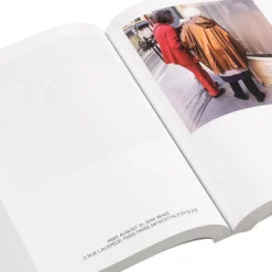 Bücher & Magazine*Central Books Stop Following Me UNI