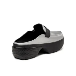 Vegane Sneaker|Loafer*Crocs Stomp Metallic Loafer Silver / Black