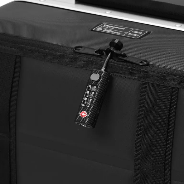 Taschen*D__b__ Ramverk Pro Front-access Carry-on Black Out