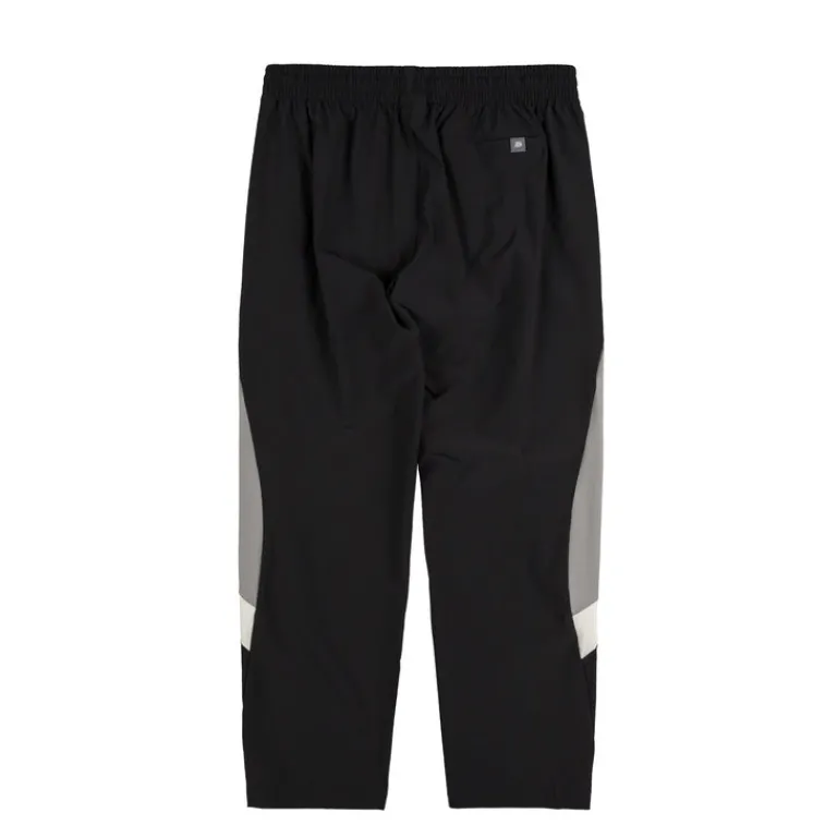 Jogginghosen*New Balance In Game Woven Track Pant Black