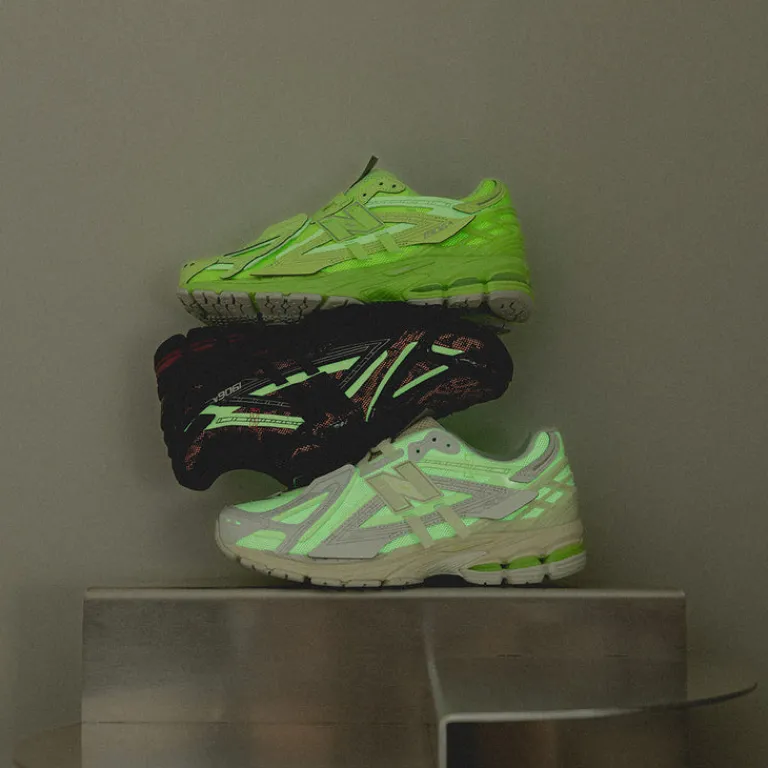 Leder Sneaker|Weiße Sneaker*New Balance U1906AE *Glow in the Dark* White / Mint Flash / Silver Metallic