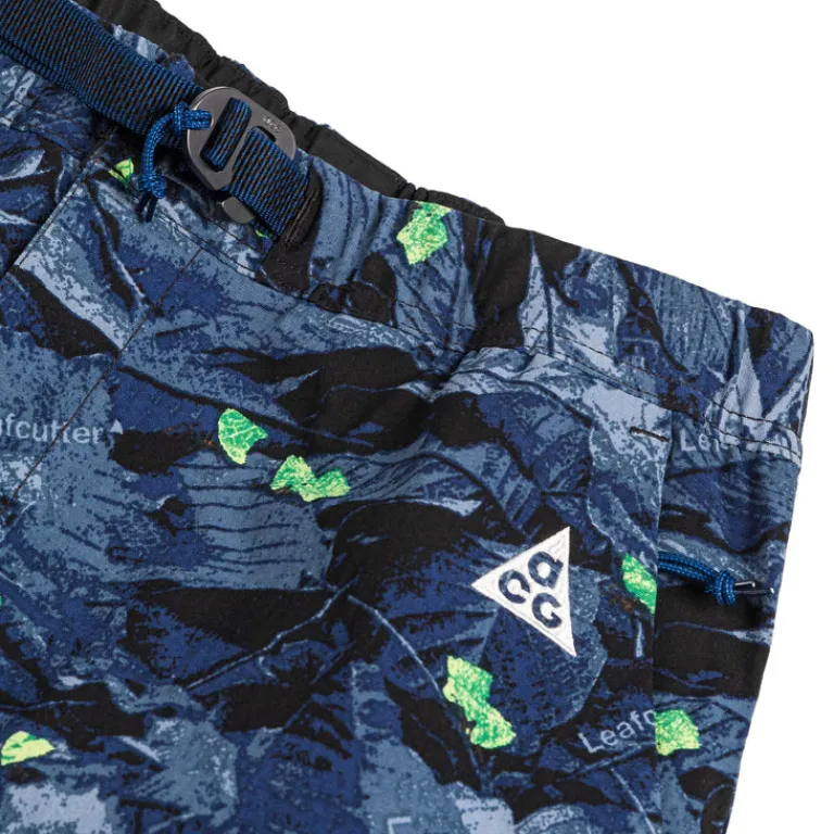 Hosen*Nike ACG "Smith Summit" Water-Repellent UV Cargo Pants Midnight Navy / Blue Void / Summit White