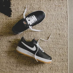 Leder Sneaker*Nike Air Force 1 '07 Anthracite / Gum Yellow / Safety Orange / White