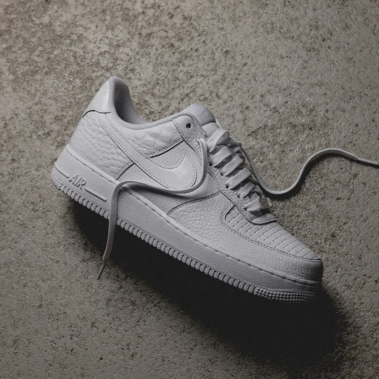Leder Sneaker|Weiße Sneaker*Nike Air Force 1 '07 LX White / White / White