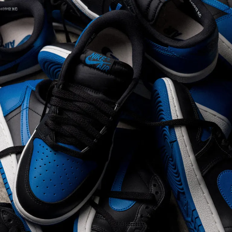 Leder Sneaker*Jordan Nike Air 1 Low 85 Black / Varsity Royal / Summit White