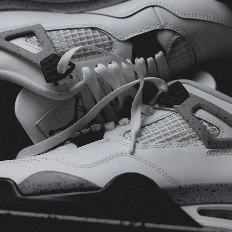 High-Top Sneaker|Leder Sneaker*Jordan Nike Air 4 Retro *White Cement* Summit White / Fire Red / Tech Grey / Black