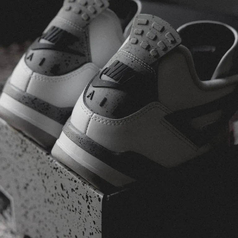 High-Top Sneaker|Leder Sneaker*Jordan Nike Air 4 Retro *White Cement* Summit White / Fire Red / Tech Grey / Black