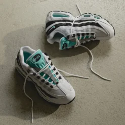 Leder Sneaker|Retro Runner*Nike Air Max 95 OG *Black Border* White / Hyper Jade / Black / Metallic Silver