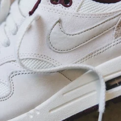 Leder Sneaker|Retro Runner*Nike Air Max 1 PRM *Burgundy Crush* Sail / Light Orewood Brown