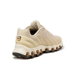 Vegane Sneaker|Retro Runner*Nike Air Max DN8 Light Khaki / Monarch / Coconut Milk / Light Khaki