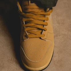 Leder Sneaker*Nike Dunk Low Retro SE Wheat / Wheat / Gum Yellow / Black