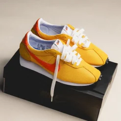 Leder Sneaker*Nike LD-1000 SP University Gold / Safety Orange