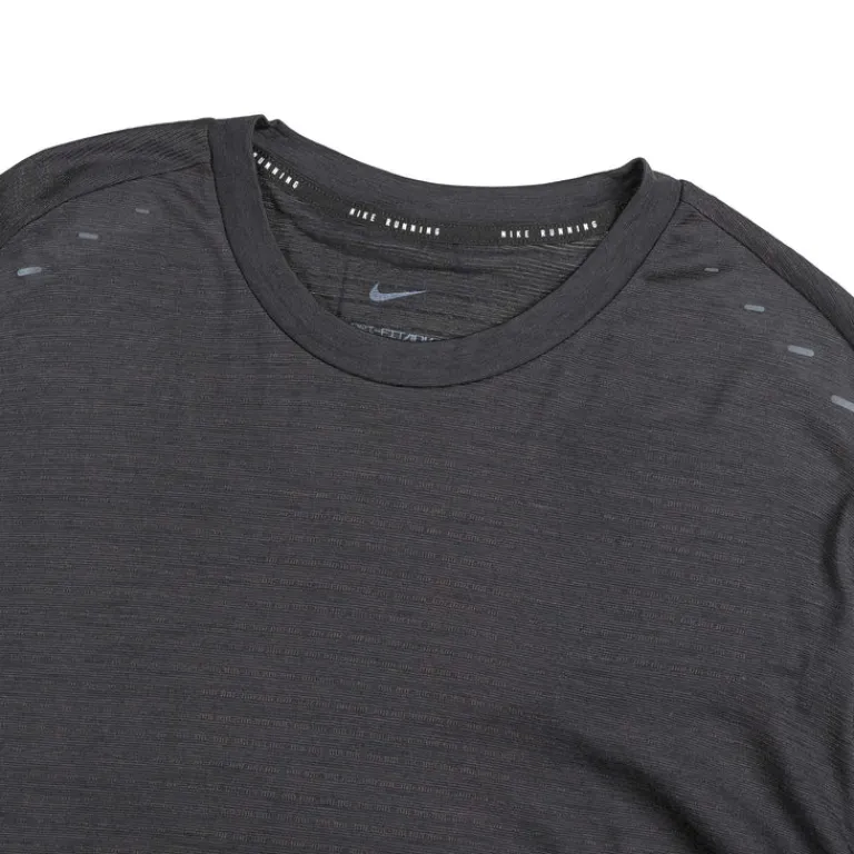 Running|T-Shirts*Nike Run Wool Dri-Fit Adv Long-Sleeve Running Top Black / Anthracite