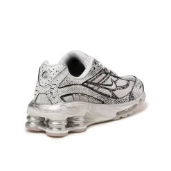 Leder Sneaker|Retro Runner*Nike Shox Ride 2 White / Metallic Platinum / Black / Flat Gold