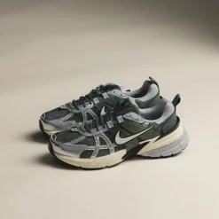 Leder Sneaker|Chunky Sneaker*Nike V2K Run Vintage Green / Vintage Green