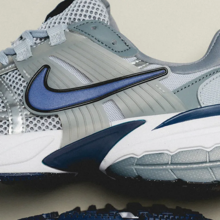 Leder Sneaker|Chunky Sneaker*Nike V2K Run Wolf Grey / Midnight Navy / Cool Grey / White