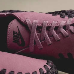 Leder Sneaker*Nike Wmns Air Footscape Woven Beyond Pink / Dark Raisin / Plum Dust / Black