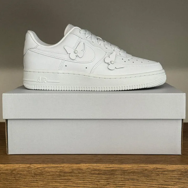 Leder Sneaker|Weiße Sneaker*Nike Wmns Air Force 1 ’07 White / White / Black