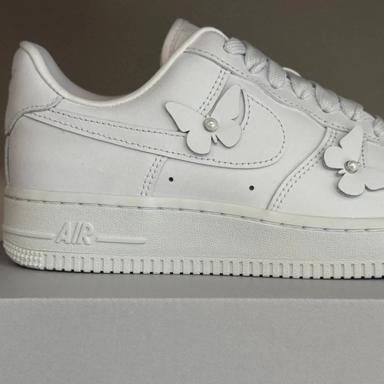 Leder Sneaker|Weiße Sneaker*Nike Wmns Air Force 1 ’07 White / White / Black