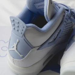 High-Top Sneaker|Leder Sneaker*Jordan Nike Wmns Air 4 Retro *Aluminum* White / Aluminium / Blue Tint / Oil Green
