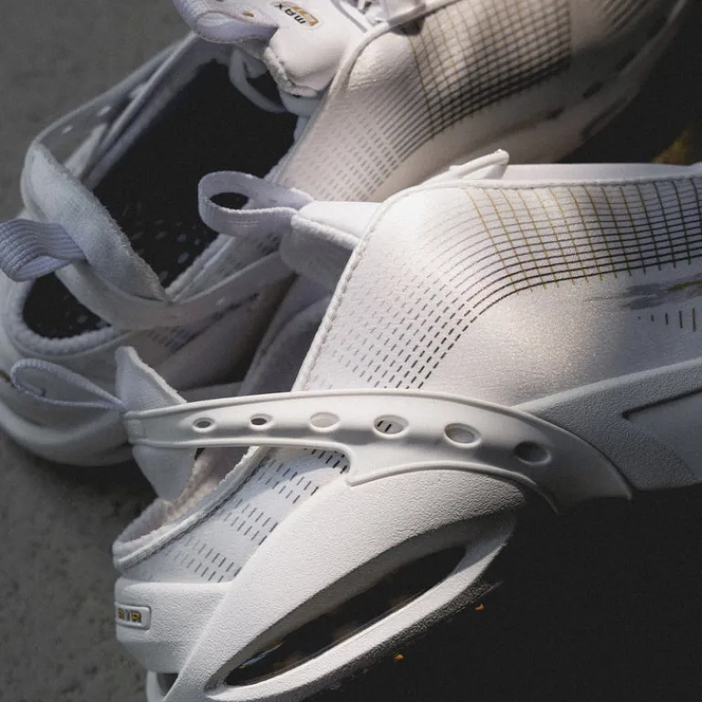 Vegane Sneaker|Weiße Sneaker*Nike Wmns Air Max Craze White / Metallic Gold / Black / Copper Moon