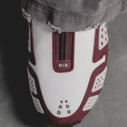 Leder Sneaker|Retro Runner*Nike Wmns Air Max SNDR Photon Dust / Night Maroon/ Black / White