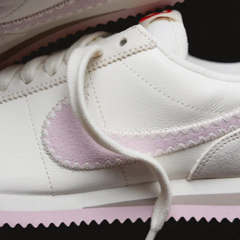 Leder Sneaker|Retro Runner*Nike Wmns Cortez Sail / Pink Foam / Sail / Collegiate Grey