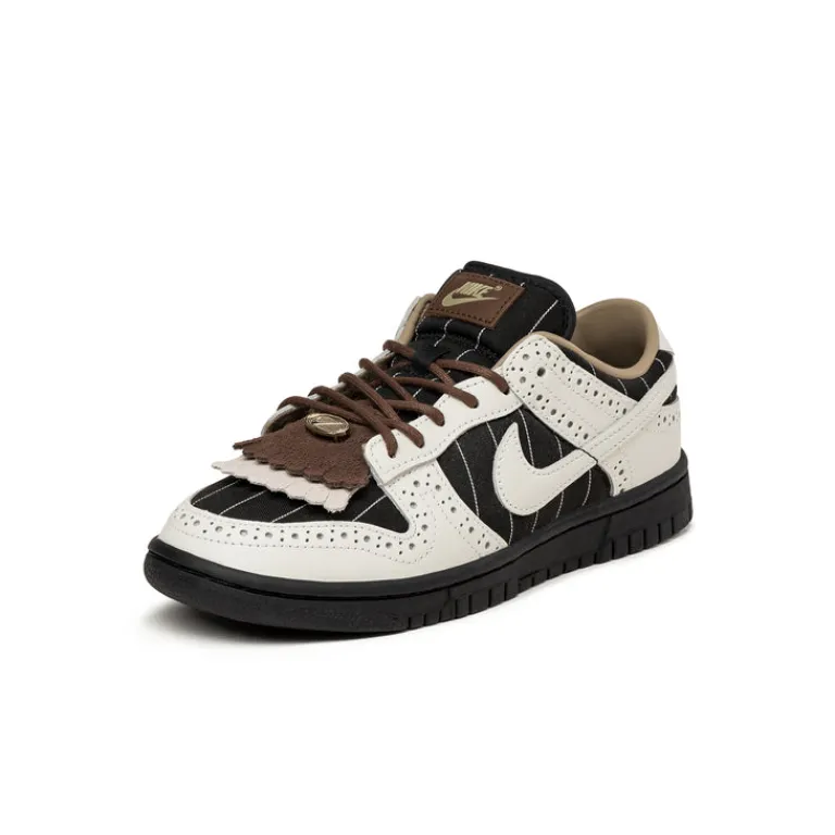 Leder Sneaker|Weiße Sneaker*Nike Wmns Dunk Low LX *Brogue Pintripe* Black / Summit White / Black / Summit White / Caco Wow