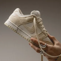 Leder Sneaker*Nike Wmns Dunk Low *Next Nature* Soft Pearl / Beach / Pale Ivory / White