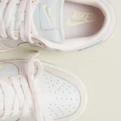 Leder Sneaker*Nike Wmns Dunk Low PRM Light Soft Pink / Coconut Milk