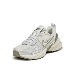 Leder Sneaker|Chunky Sneaker*Nike Wmns V2K Run Photon Dust / Light Silver / Summit White / Ligth Army Sail / Light Bone
