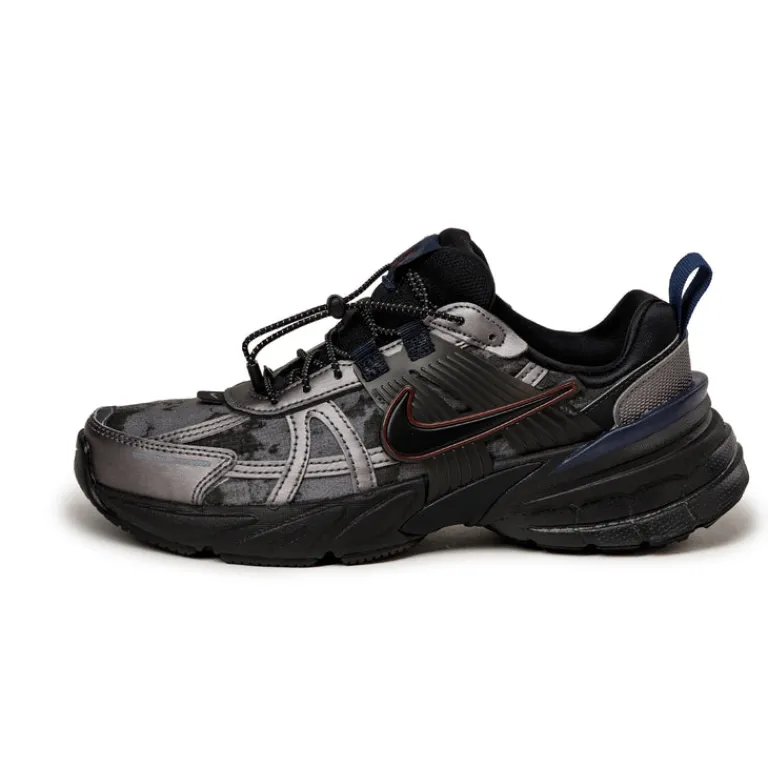 Leder Sneaker|Chunky Sneaker*Nike Wmns V2K Run Metallic Dark Grey / Black / Dark Smoke Grey