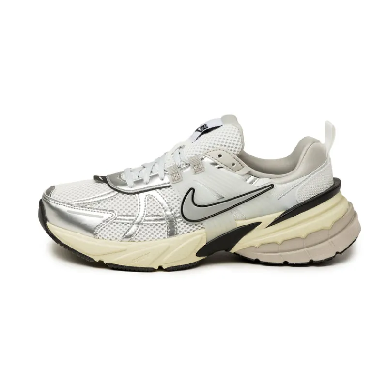 Vegane Sneaker|Weiße Sneaker*Nike Wmns V2K Run Summit White / Metallic Silver