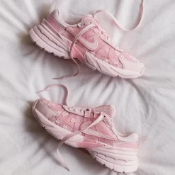 Leder Sneaker|Chunky Sneaker*Nike Wmns V2K Run Pink Foam / Arctic Pink