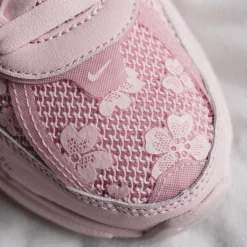 Leder Sneaker|Chunky Sneaker*Nike Wmns V2K Run Pink Foam / Arctic Pink