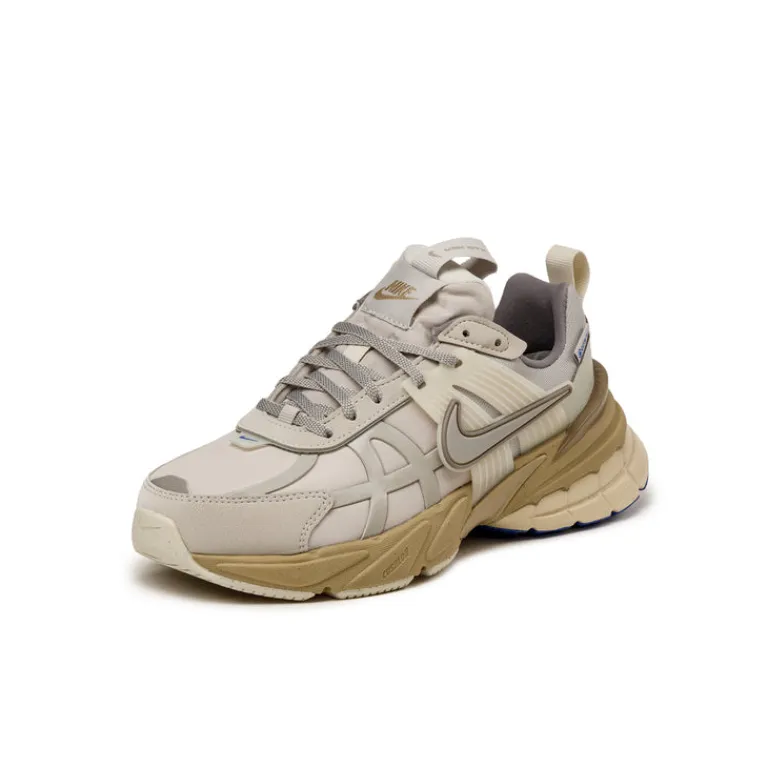 Leder Sneaker|Chunky Sneaker*Nike Wmns V2K Run *GTX* Light Iron Ore / Light Iron Ore / Light Bone / Khaki